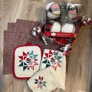 Breadbasket, 4 placemats, matching pot holder, dish cloth/towel, 4 ornaments